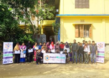 Image of volunteers working together on a community project. Join us and make a difference with GroupMappers